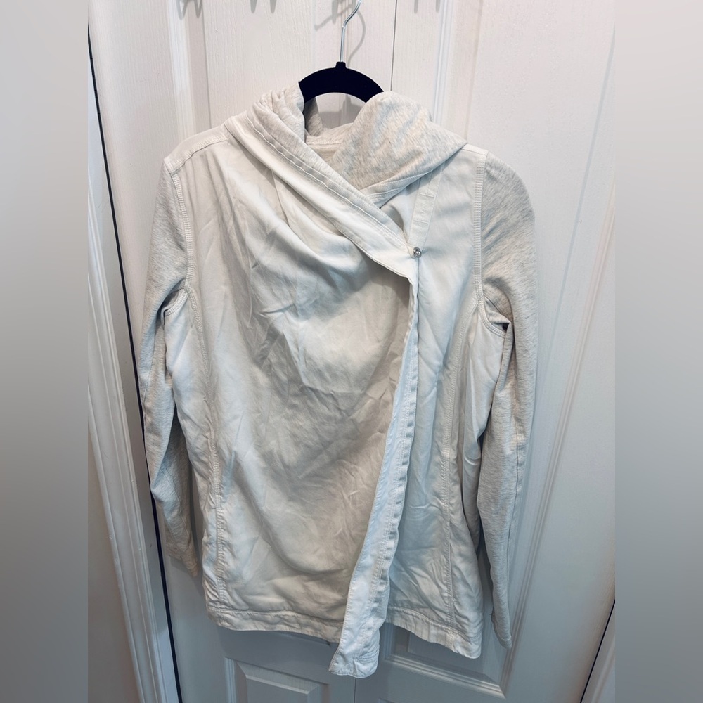 Lululemon Blissed Out Wrap in White / Heathered White • size 6 - Picture 9 of 14